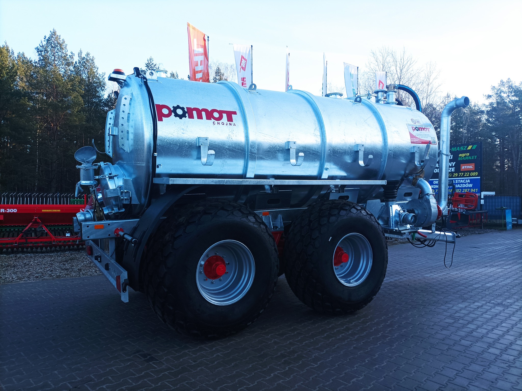 Wóz asenizacyjny T513 firmy P.U.P. Pomot Chojna